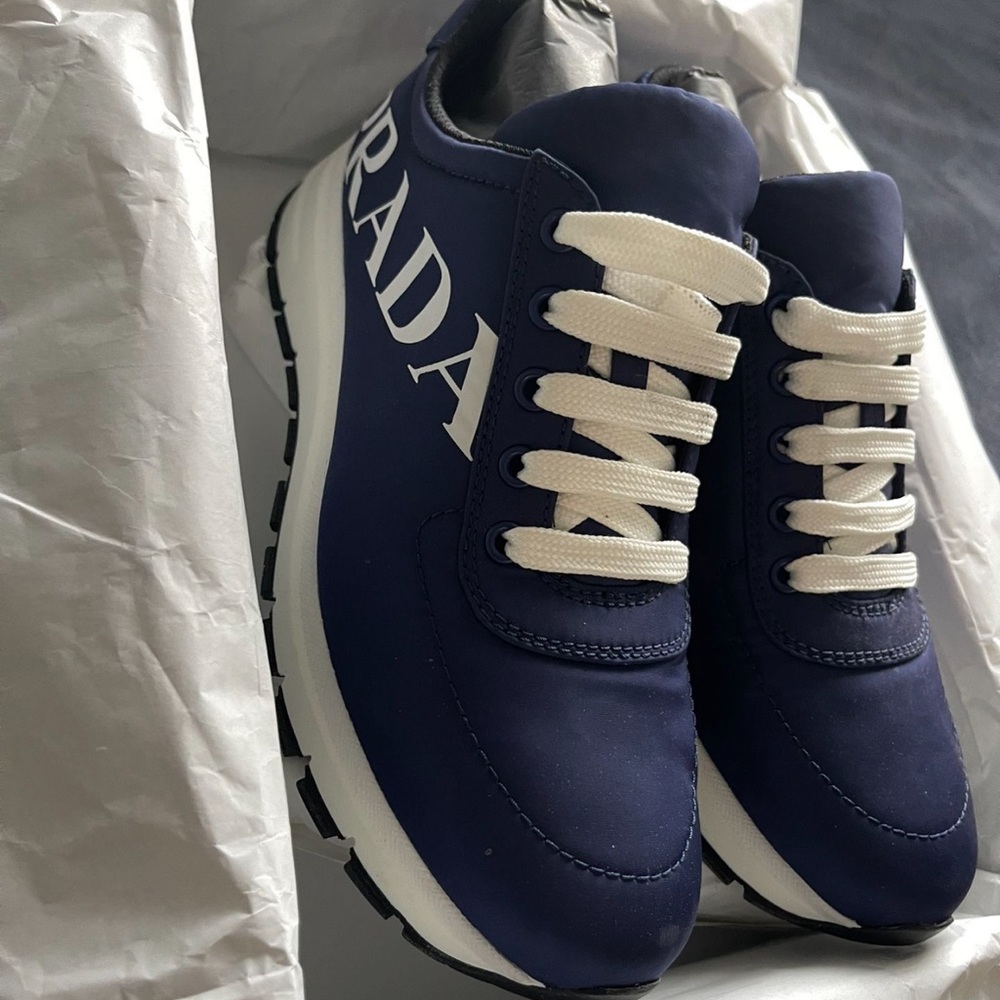 Size 38 women’s Prada nylon sneakers - Picture 6 of 6